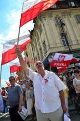 Manifestacja w obronie TV Trwam na Placu Zamkowym