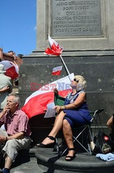 Manifestacja w obronie TV Trwam na Placu Zamkowym