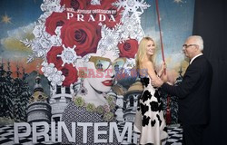 Gwyneth Paltrow prezentuje świąteczne dekoracje w Paryżu
