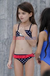 Katie Holmes i Suri Cruise w bikini