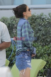 Katie Holmes i Suri Cruise w bikini