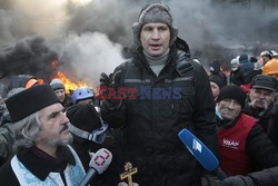 Kliczko wzywa tłum do tymczasowego zawieszenia protestów