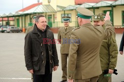 Minister Spraw Wewnętrznych na przejściu granicznym z Rosją