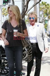 Rod Stewart i Penny Lancaster na zakupach