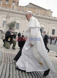 Papież Franciszek - audiencja generalna na placu świętego Piotra