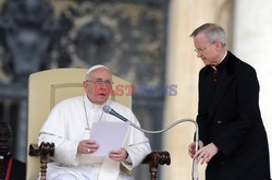 Papież Franciszek - audiencja generalna na placu świętego Piotra