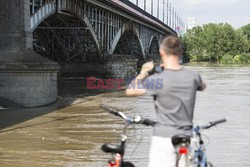 Wisła przekroczyła stan alarmowy w Warszawie