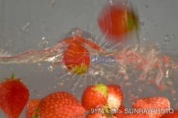 Sezon na truskawki - Sunray Photo