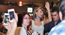 Taylor Swift na lotnisku w Japonii