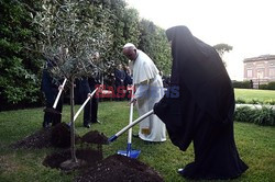 Spotkanie papieża Franciszka z Szimonem Peresem i Mahmudem Abbasem