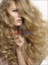 Beauty - Burza blond włosów - August Image