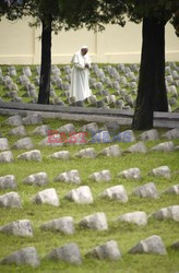 Papież Franciszek na cmentarzu w Fogliano di Redipuglia