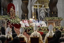 Papież Franciszek odprawia mszę w Nowy Rok