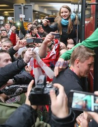 Powitanie polskich szczypiornistów na Okęciu