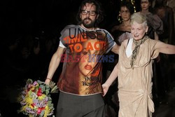 Vivienne Westwood całuje się z mężem