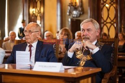 Opera Krakowska i Sobieslaw Zasada z Medalami Cracoviae Merenti