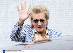  Rod Stewart w marynarce w kratkę