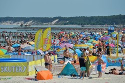 Tlumy plazowiczów nad polskim morzem