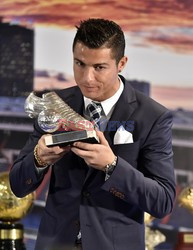 Cristiano Ronaldo z trofeum najlepszego strzelca Realu Madryt