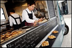 Paryskie food trucki - Le Figaro