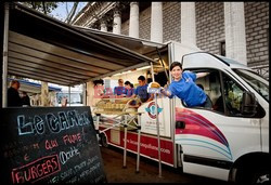 Paryskie food trucki - Le Figaro