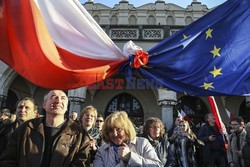 Manifestacja KOD w Krakowie