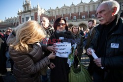 Manifestacja KOD w Krakowie