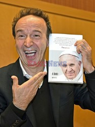 Roberto Benigni promuje książkę papieża Franciszka