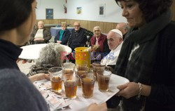 Papież Franciszek z wizytą w domu opieki