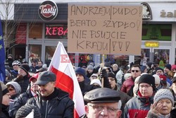 Manifestacje KOD