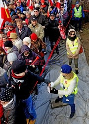 Demonstracja KOD w obronie Lecha Wałęsy w Warszawie