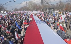 Demonstracja KOD w obronie Lecha Wałęsy w Warszawie