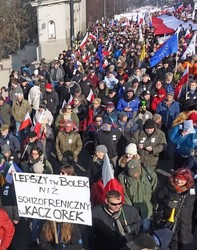 Demonstracja KOD w obronie Lecha Wałęsy w Warszawie