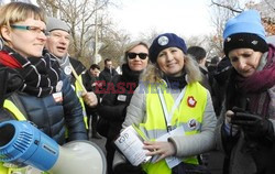 Demonstracja KOD w obronie Lecha Wałęsy w Warszawie