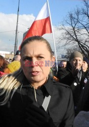 Demonstracja KOD w obronie Lecha Wałęsy w Warszawie