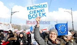 Demonstracja KOD w obronie Lecha Wałęsy w Warszawie