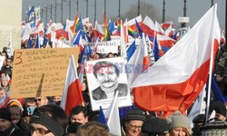 Demonstracja KOD w obronie Lecha Wałęsy w Warszawie