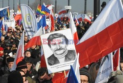 Demonstracja KOD w obronie Lecha Wałęsy w Warszawie