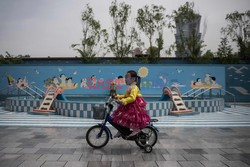 Fabryka jedwabiu w Pyongyang - AFP