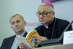 Prezentacja książki o Światowych Dniach Młodzieży "Zróbmy raban!" w Episkopacie