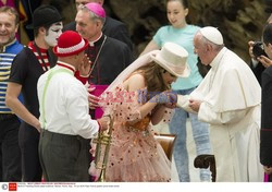 Papież Franciszek z tygrysem. Cyrkowcy u papieża