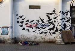 Śpiący bezdomni z Indii - Eyevine