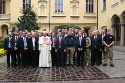 ŚDM 2016 - Papiez podróżuje tramwajem - Przekazanie kluczy do bram Krakowa