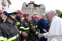 Spontaniczna wizyta Papieża Franciszka w Amatrice i Accumoli