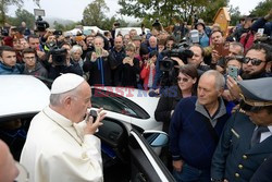 Spontaniczna wizyta Papieża Franciszka w Amatrice i Accumoli