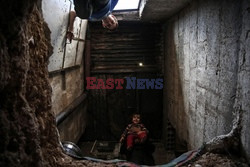 Życie w schronie w syryjskim mieście Douma - AFP