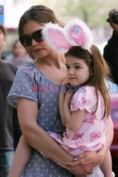 Katie Holmes z Suri