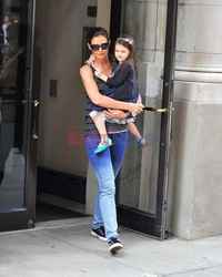 Katie Holmes z Suri