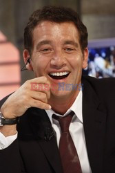 Clive Owen w hiszpańskiej telewizji