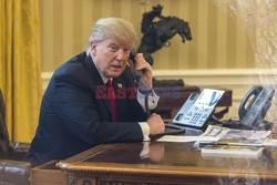 Donald Trump rozmawia telefonicznie z przywódcami państw 